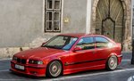 Anspruchsvoll getunerter BMW 3 Compact, gesehen in der Burgviertel von Budapest am 28.08.2016.