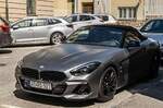 Hier ist ein silberner BMW Z4 Cabriolet (dritte Generation) zu sehen.