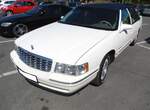 Cadillac Sedan De Ville aus dem Jahr 1998. Die Sedan De Ville-Modelle der GM-Division Cadillac wurden in den Jahren von 1997 bis 1999 optisch und technisch kaum ver�ndert. Die Baureihe wurde in den Ausstattungslinien Base, d’Elegance und Concou ...