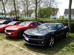 Zwei Chevrolet Camaro bei einen US Car/Oldtimer Treffen am 01.05.16 in Frankfurt am Main Bergen Enkheim