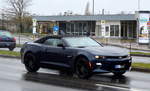 Chevrolet Camaro Cabriolet (Sportwagen) in schwarz wie er seit 2015 auf dem Markt ist am 10.03.20 Schönefeld.