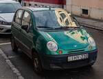Hier ist ein Daewoo Matiz (erste generation, Facelift) in der Farbe  Tropic Green  zu sehen.