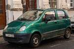 Hier ist ein Daewoo Matiz (erste generation, Facelift) in der Farbe  Tropic Green  zu sehen.