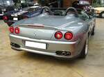 Heckansicht eines Ferrari 550 Barchetta Pininfarina aus dem Jahr 2001.