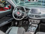 Interieur des neuen Fiat Tipo, Sitzprobe auf dem Autosalon Genf 2016