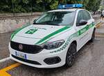 =Fiat Tipo als Polizeifahrzeug unterwegs in Limone am Gardasee, 09-2025