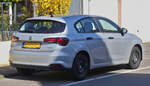 Fiat Tipo, abgestellt am Stra�enrand. 03.2026