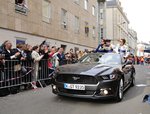 Ford Mustang mit der Besatzung des Ford GT #69  in der Innenstadt von Le Mans, Fahrerparade am 17.6.2016