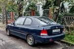Rückansicht: Hyundai Accent Mk2 aus 2002, fotografiert in November 2020