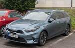 Kia Ceed SW (Facelift der dritten Generation in der Farbe Yucca Steel Grey). Die Aufnahme stammt von Dezember, 2025