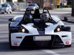 KTM X-BOW auf rasanter Fahrt (man beachte die Helmausf�hrung des Fahrers);110402