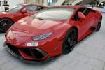 Roter Lamborghini Huracan am 1.12.21 vor dem Ain Dubai.
