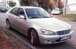 Lexus IS200.