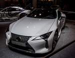 Lexus LC 500h. Das Auto wurde auf der Veranstaltung  Auto Zürich , November 2016 ausgestellt.