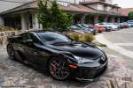 Lexus LFA und seine Kumpels vor dem Spanish Bay am 19.8.2012