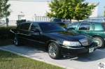 2003er Lincoln Town Car auf den Parkplatz vor unserem Hotel in Kissimmee bei Orlando in Florida / USA am 1.