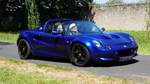 =Lotus Elise, auf dem Weg zu Blech & Barock im Juli 2018 auf dem Gelände von Schloß Fasanerie bei Eichenzell