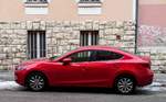 Mazda 3 Sedan in Soul Red, fotografiert am 30.01.2017.