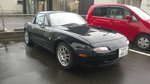 Eunos Roadster (japanische Version des Mazda MX-5) in Niigata, Japan (Februar 2016)