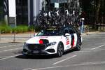 Mercedes Benz E-Klasse eines Radrennteams beim Radklassiker Rund um den Finanzplatz Eschborn in Frankfurt am Main am 01.05.26 
