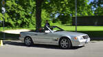 Mercedes Sl 500, mitgezogen am 1. Mai 2025 auf der Zufahrt zum Oldtimer Frühlingserwachen beim Sportpark Loherhof Geilenkirchen