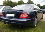 Heckansicht eines Mercedes Benz S600 L der Baureihe W220. Youngtimertreffen des AMC Duisburg am 21.09.2025.
