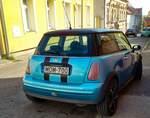 Rückansicht: Mini New Mini Hatch  Electric blue . Foto: 09.2021.