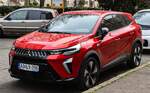 Mitsubishi Grandis Mk2 (Basis: Renault Symbioz) in der Farbe Sunrise Red, gesehen in M�rz, 2026.