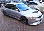 Profilansicht eines Mitsubishi Lancer Evolution IX.