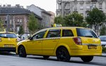 Opel Astra K Wagon als Taxi, fotografiert bei Budapest Ostbahnhof am 28.08.2016