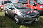 =Opel Astra von T Mobile steht auf dem Parkplatz der RettMobil im Mai 2022
