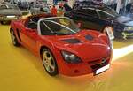 Opel Speedster, gebaut von 2000 bis 2005 bei Lotus in England auf dem Chassis des Lotus Elise. Der Vierzylinderreihenmotor mit einem Hubraum von 2.198 cm� leistet 147 PS. Anfang 2003 wurde die Speedster Modellpalette um einen Vierzylinderreihenmotor  ...