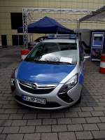 Neuer Opel Zafira von vorne der Polizei Frankfurt am 21.09.13 auf der IAA