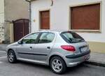 Rückansicht: Peugeot 206.