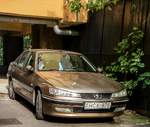 Peugeot 406.