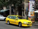 PEUGEOT als CITY-TAXI in der Innenstadt von Budapest; 130826