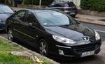 Hier ist ein Peugeot 407 zu sehen.