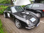 Porsche 911 (Baujahr 1994) bei der Internationalen Saar-Lor-Lux Classique. Start zum zweiten Tag am 28.05.2016 in Trier.