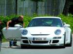 Porsche 911 GT3 hat soeben den Beifahrer abgeliefert; 080517