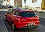 Rückansicht: Renault Clio Grandtour (Mk4) in Flamew Red (Rouge Flamme). Foto: August, 2021.
