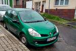 Diesen Renault Clio Mk3 in der Farbe Vert Wright habe ich in April, 2021 fotografiert.