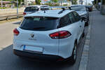 Heckansicht Renault Clio Break am Straßenrand. 06.2023