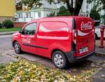 Rückansicht: Renault Kangoo (Coca-Cola Firmenwagen), fotografiert in August 2020.