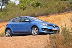 mit einem Renault Mégane auf der EX-118 in Richtung Guadalupe (Provincia de Cáceres/Spanien, 05.10.2015)