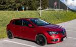 Hier ist ein Renault Mégane IV in der Farbe "Rouge Flamme" alias "Flame Red" zu sehen.