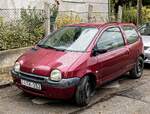 Renault Twingo Mk1 in Kirschrot Metallic. Foto: 10.2026.