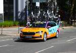 Skoda Octavia eines Radrennteams beim Radklassiker Rund um den Finanzplatz Eschborn in Frankfurt am Main am 01.05.26 