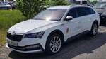 =Skoda Superb vom Landkreis VORPOMMERN-GREIFSWALD Eigenbetrieb Rettungsdienst steht auf dem Messeparkplatz der RettMobil 2025 in Fulda