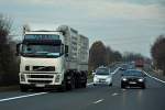 Volvo FH H�ngerzug, Smart und ein 3er BMW bei riskantem �berholman�ver - Euskirchen 22.11.2011