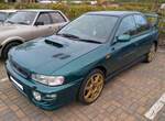 Subaru Impreza 2.0 GT Turbo AWD aus dem Jahr 1999. Der Impreza 2.0 GT Turbo AWD der Baureihe GC8 aus dem Jahr 1999 war zum Ende der 1990´er Jahre eine Rallye-Legende mit seinem permanentem Allradantrieb und dem einpr�gsamen Sound seines Vierzyli ...